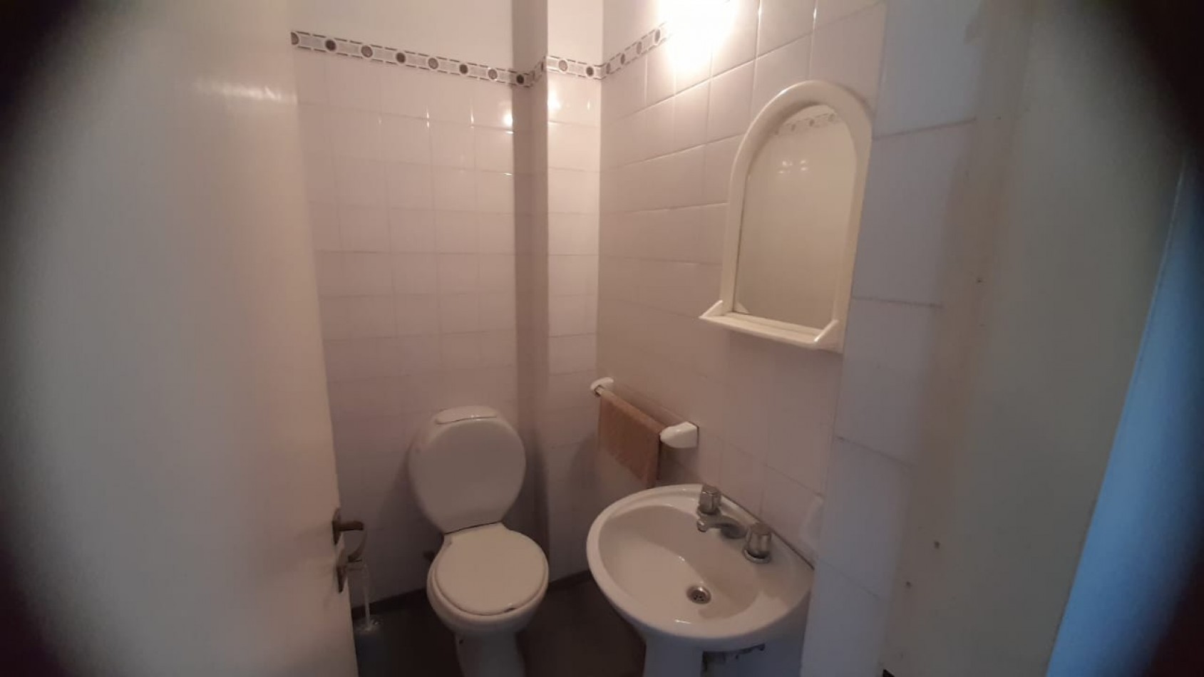 VENTA CASA DE 4 AMBIENTES C/COCHERA CUBIERTA EN QUILMES