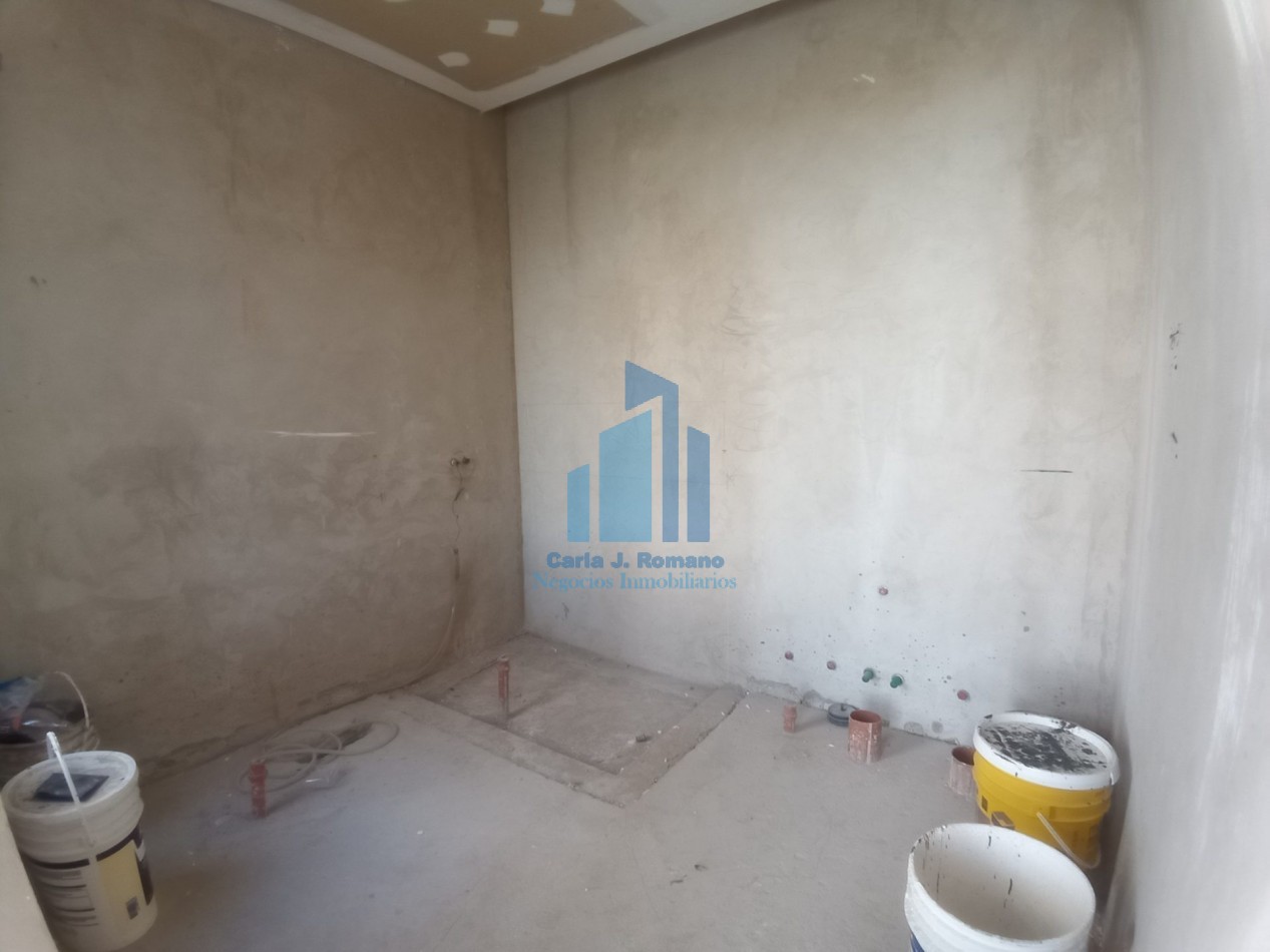 VENTA CASA 6 AMBIENTES EN BARRIO EL CANTON CON VISTA A LAGUNA , ESCOBAR 