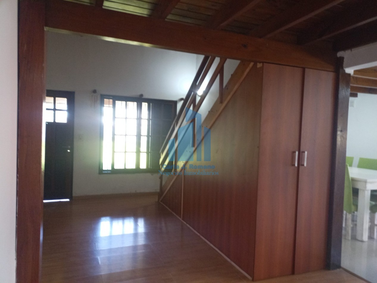 VENTA CASA 5 AMBIENTES C/ COCHERA EN PILAR