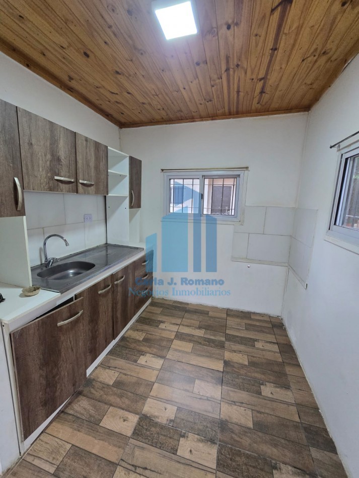 VENTA CASA 3 AMBIENTES CON COCHERA EN PILAR 