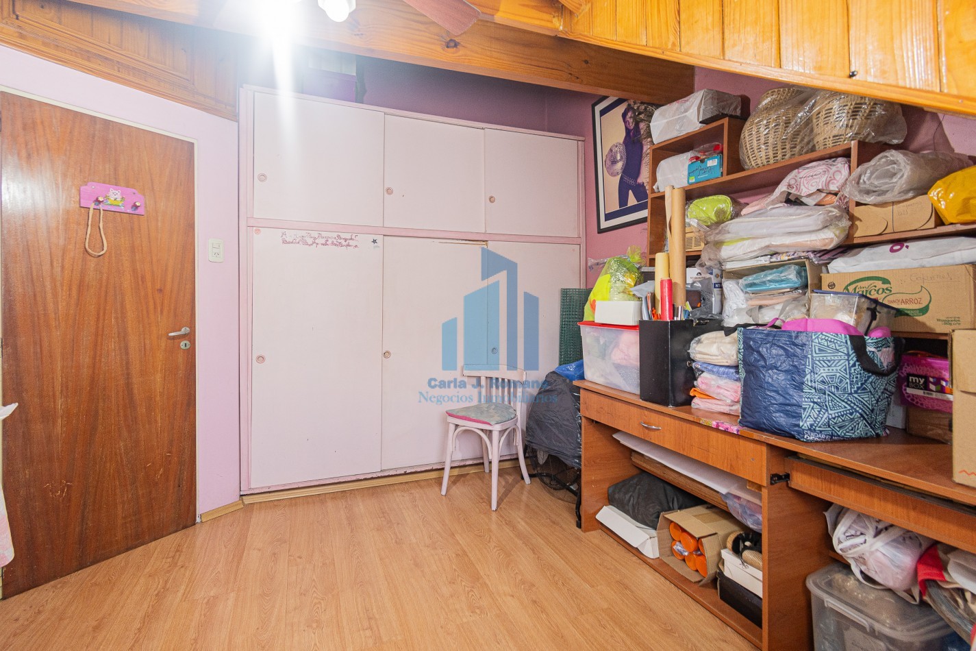 Venta Chalet 5 ambientes  con cochera en Sarandi