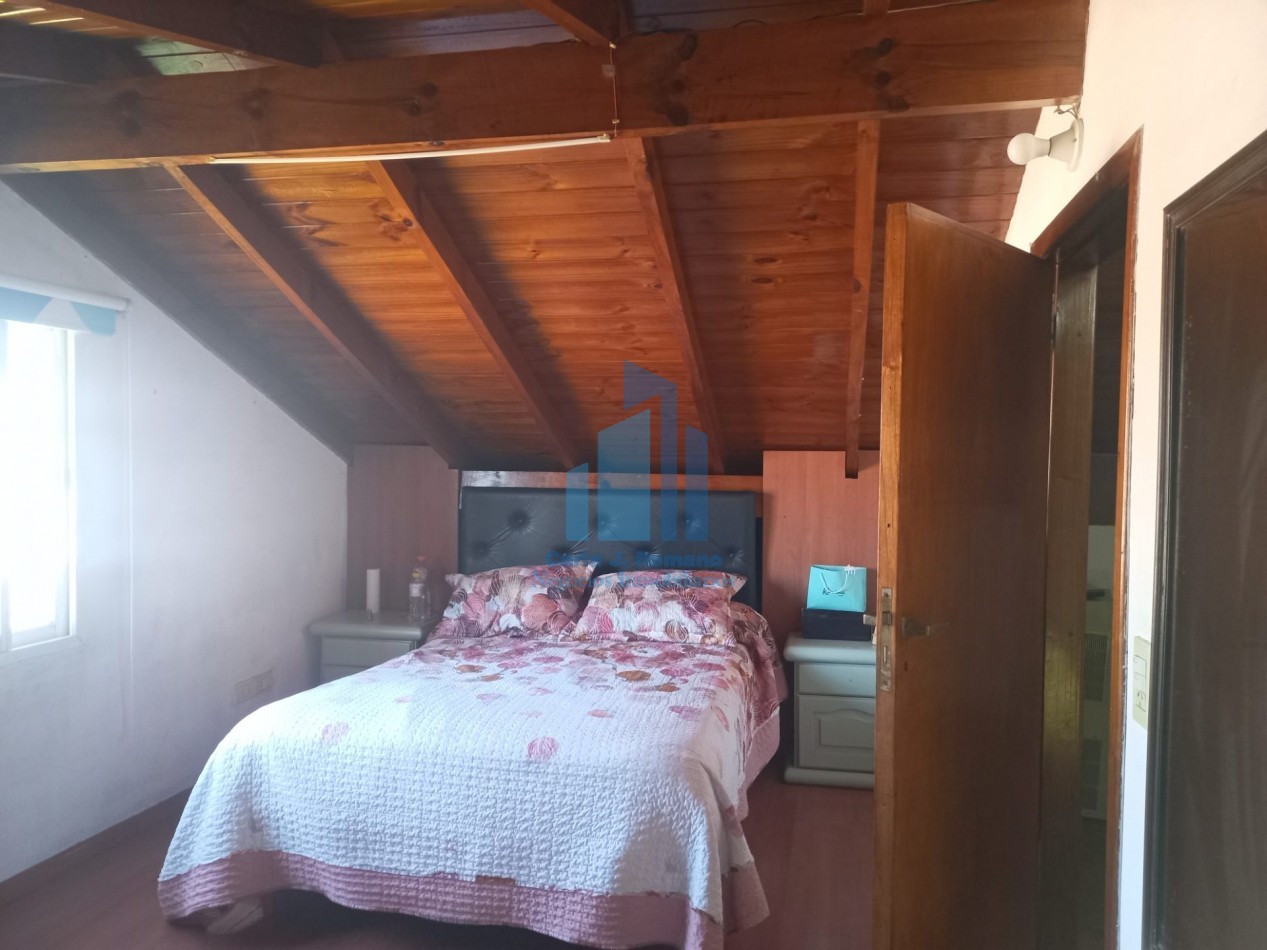 VENTA CASA 5 AMBIENTES C/ COCHERA EN PILAR