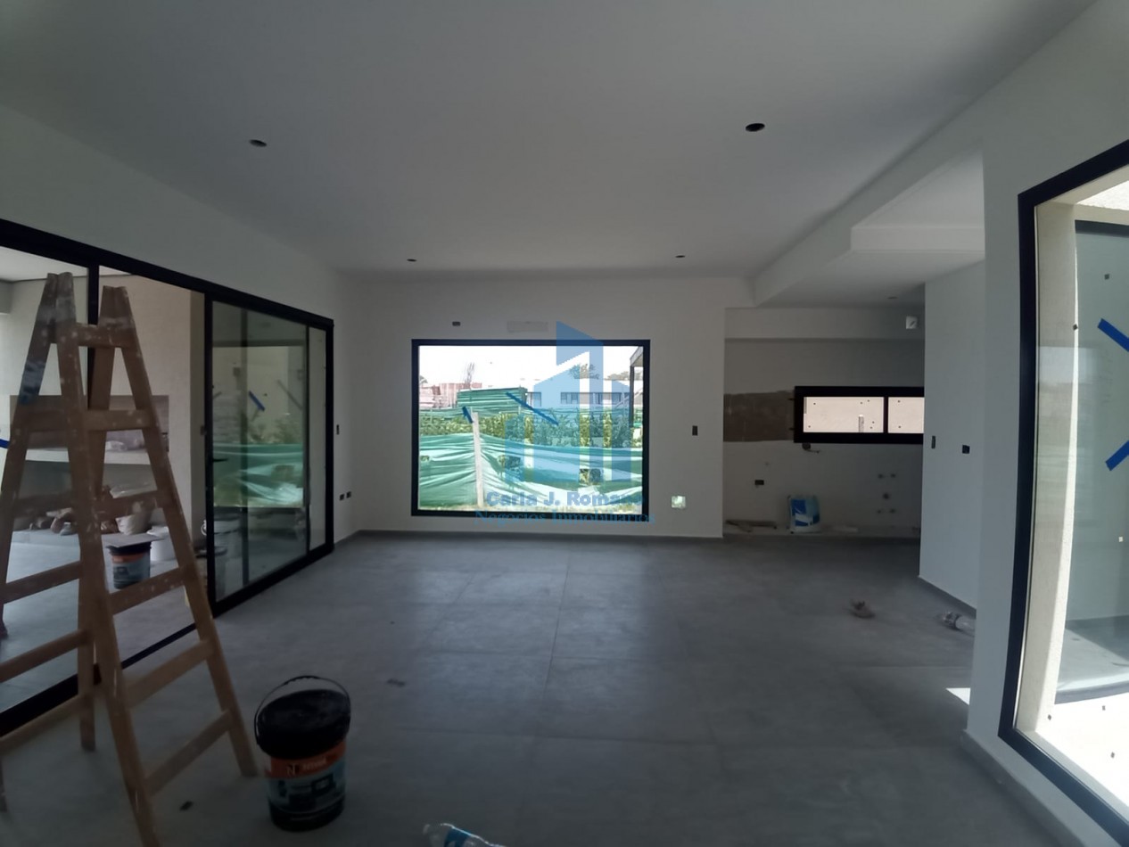 Venta Casa 4 ambientes en Santa Elisa, Pilar del Este  