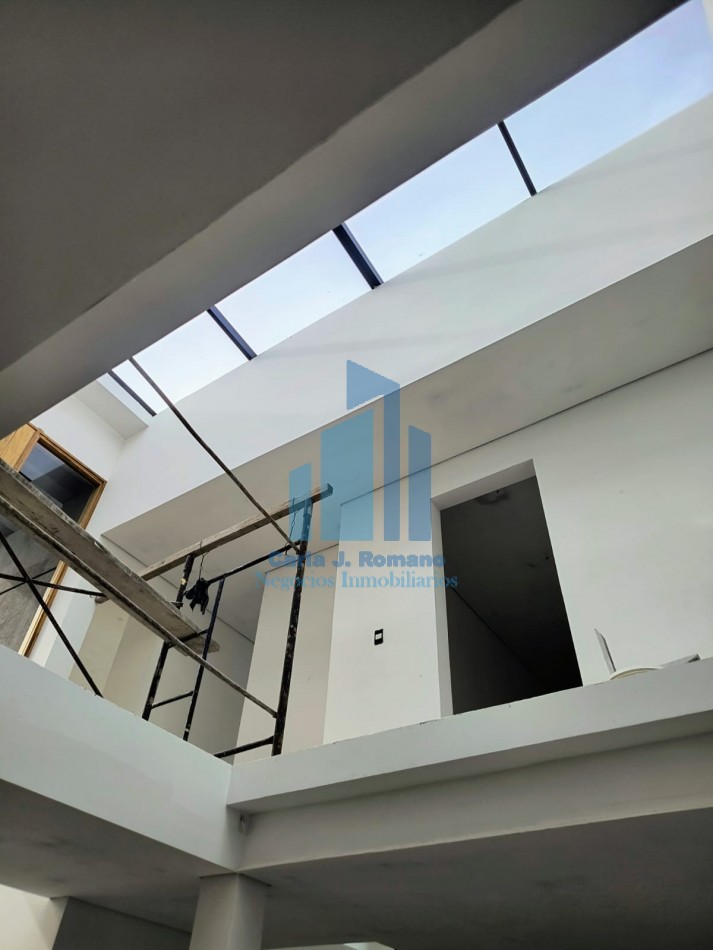 VENTA CASA 6 AMBIENTES EN BARRIO EL CANTON CON VISTA A LAGUNA , ESCOBAR 
