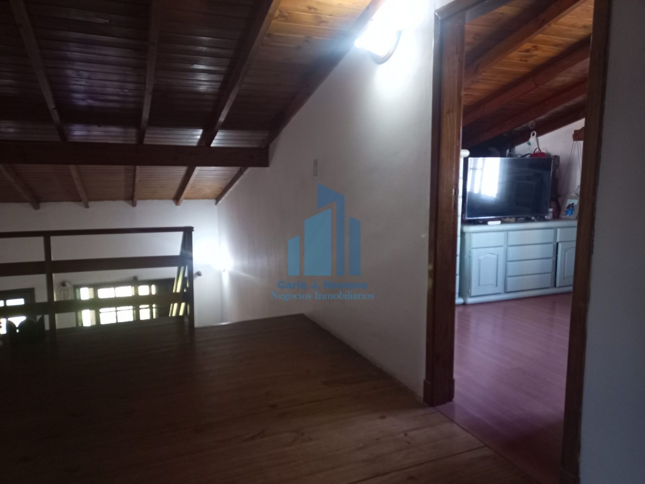 VENTA CASA 5 AMBIENTES C/ COCHERA EN PILAR