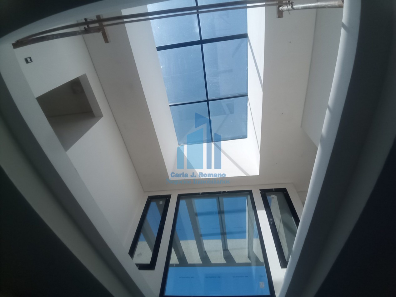 VENTA CASA A TERMINAR de 6 AMBIENTES EN BARRIO EL CANTON CON VISTA A LAGUNA , ESCOBAR