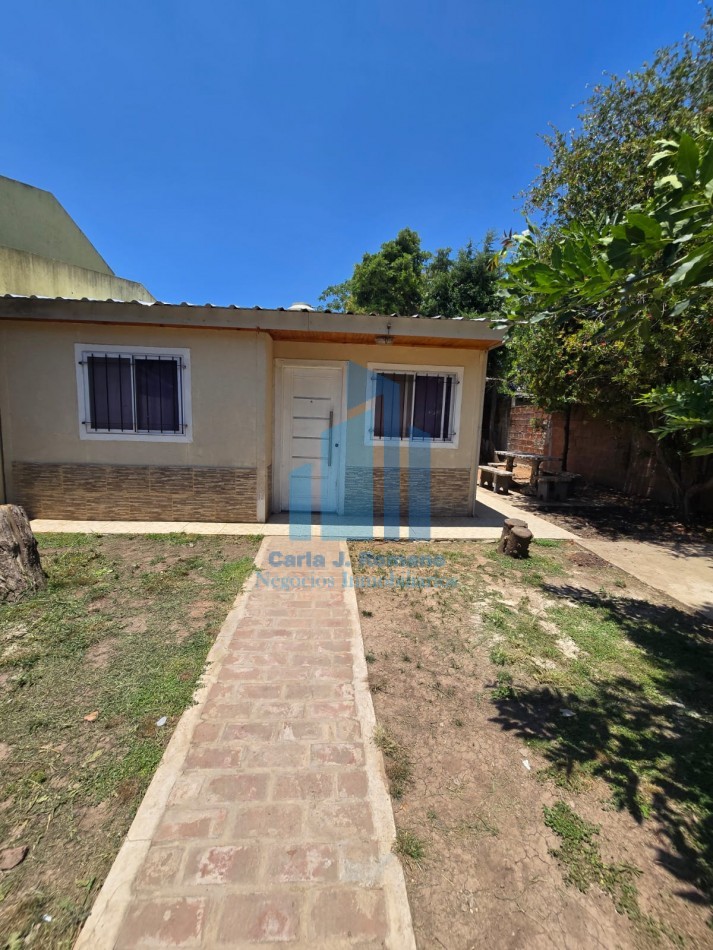 VENTA CASA 3 AMBIENTES CON COCHERA EN PILAR 