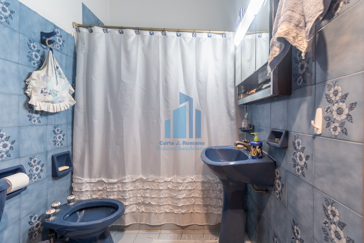 Venta Chalet 5 ambientes  con cochera en Sarandi