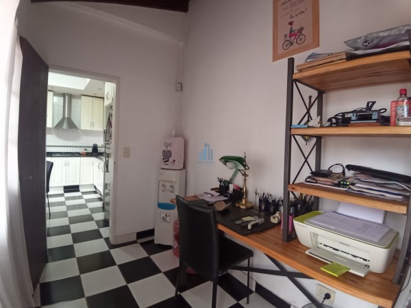 VENTA CASA  DE 5 AMBIENTES EN MORENO Multifamiliar