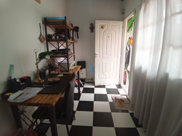 VENTA CASA  DE 5 AMBIENTES EN MORENO Multifamiliar