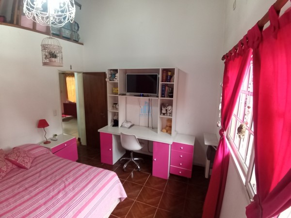 VENTA CASA  DE 5 AMBIENTES EN MORENO Multifamiliar