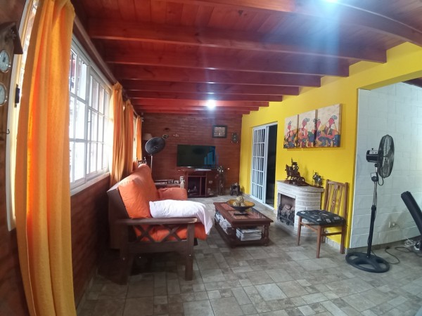 VENTA CASA  DE 5 AMBIENTES EN MORENO Multifamiliar