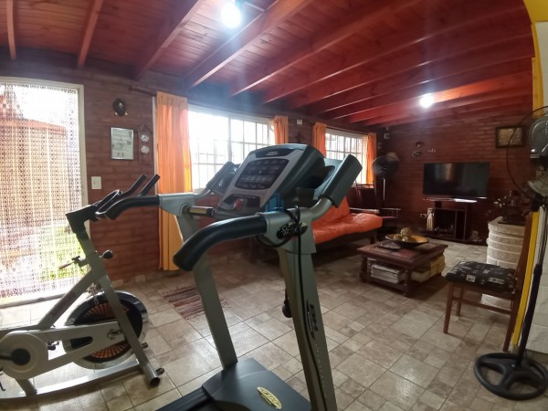 VENTA CASA  DE 5 AMBIENTES EN MORENO Multifamiliar