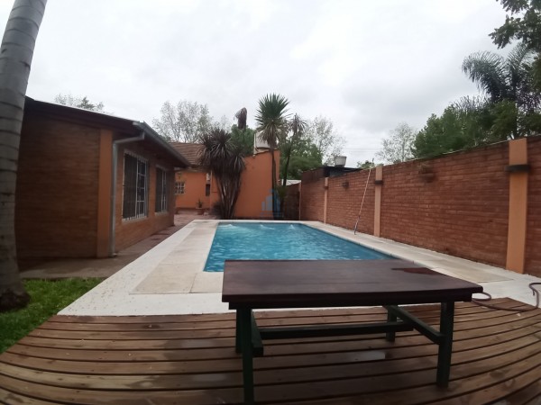 VENTA CASA  DE 5 AMBIENTES EN MORENO Multifamiliar