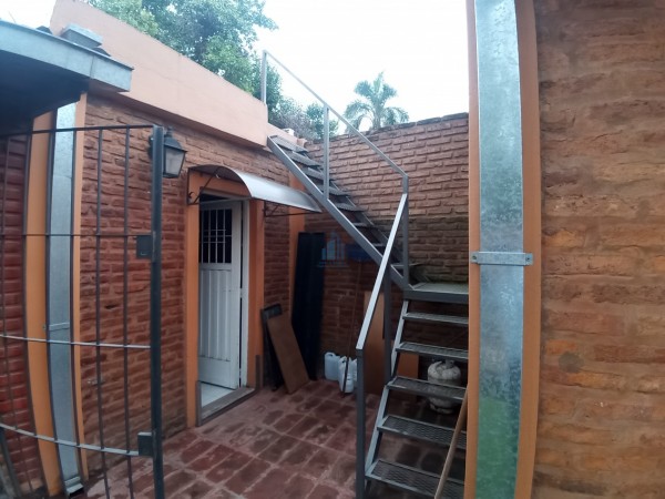 VENTA CASA  DE 5 AMBIENTES EN MORENO Multifamiliar