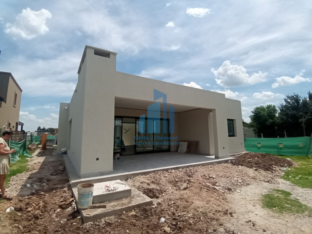 Venta Casa 4 ambientes en Santa Elisa, Pilar del Este  