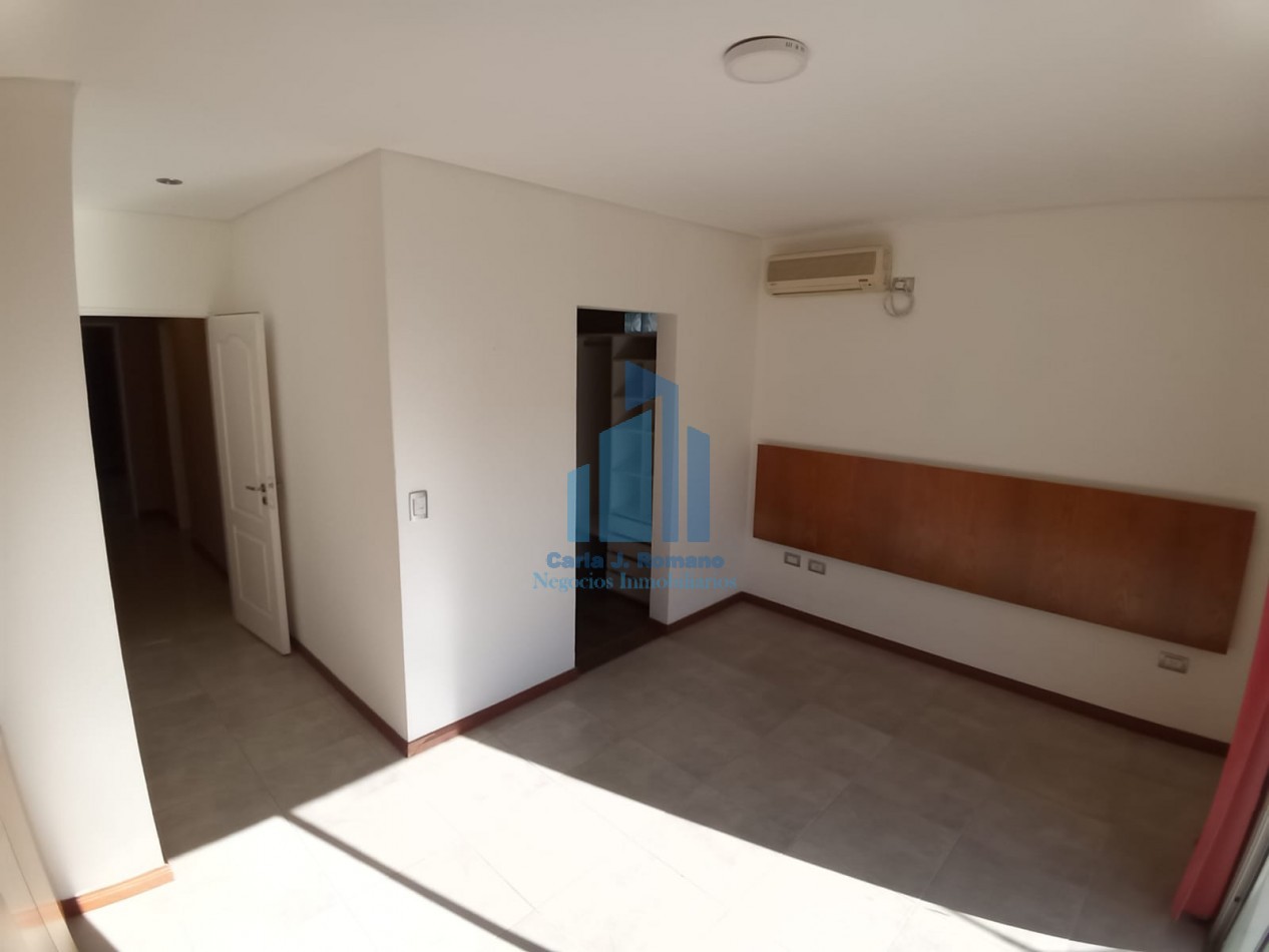 VENTA CASA 4 AMBIENTES EN COUNTRY SAN PATRICIO, MORENO 