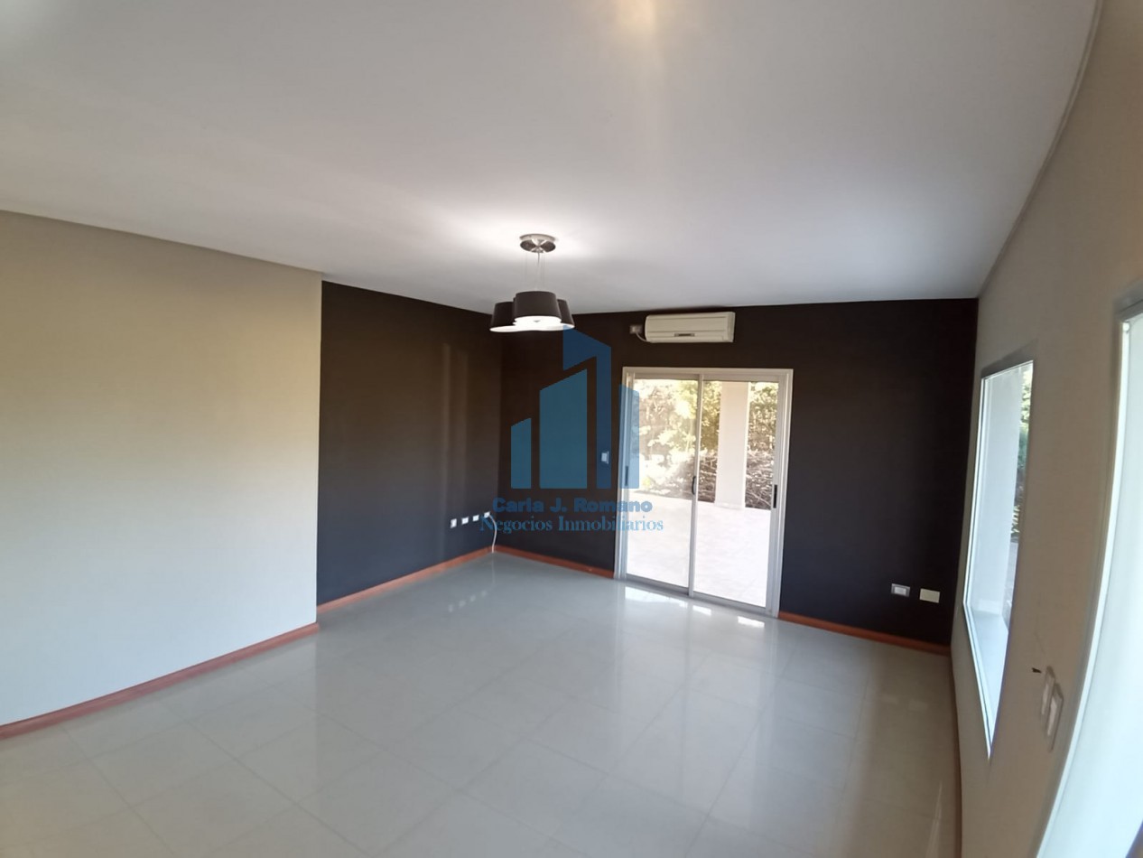 VENTA CASA 4 AMBIENTES EN COUNTRY SAN PATRICIO, MORENO 