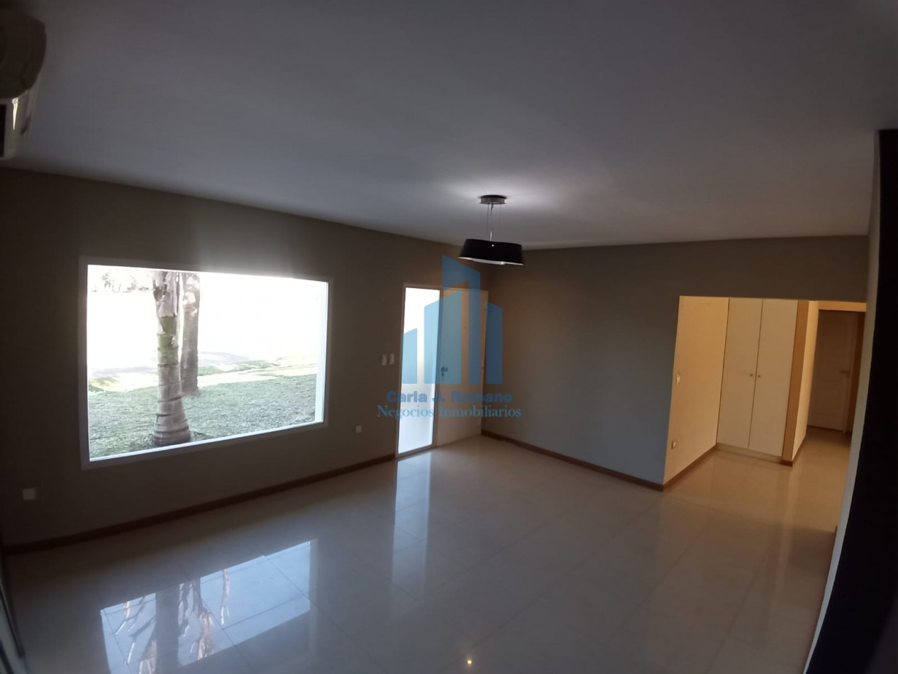VENTA CASA 4 AMBIENTES EN COUNTRY SAN PATRICIO, MORENO 