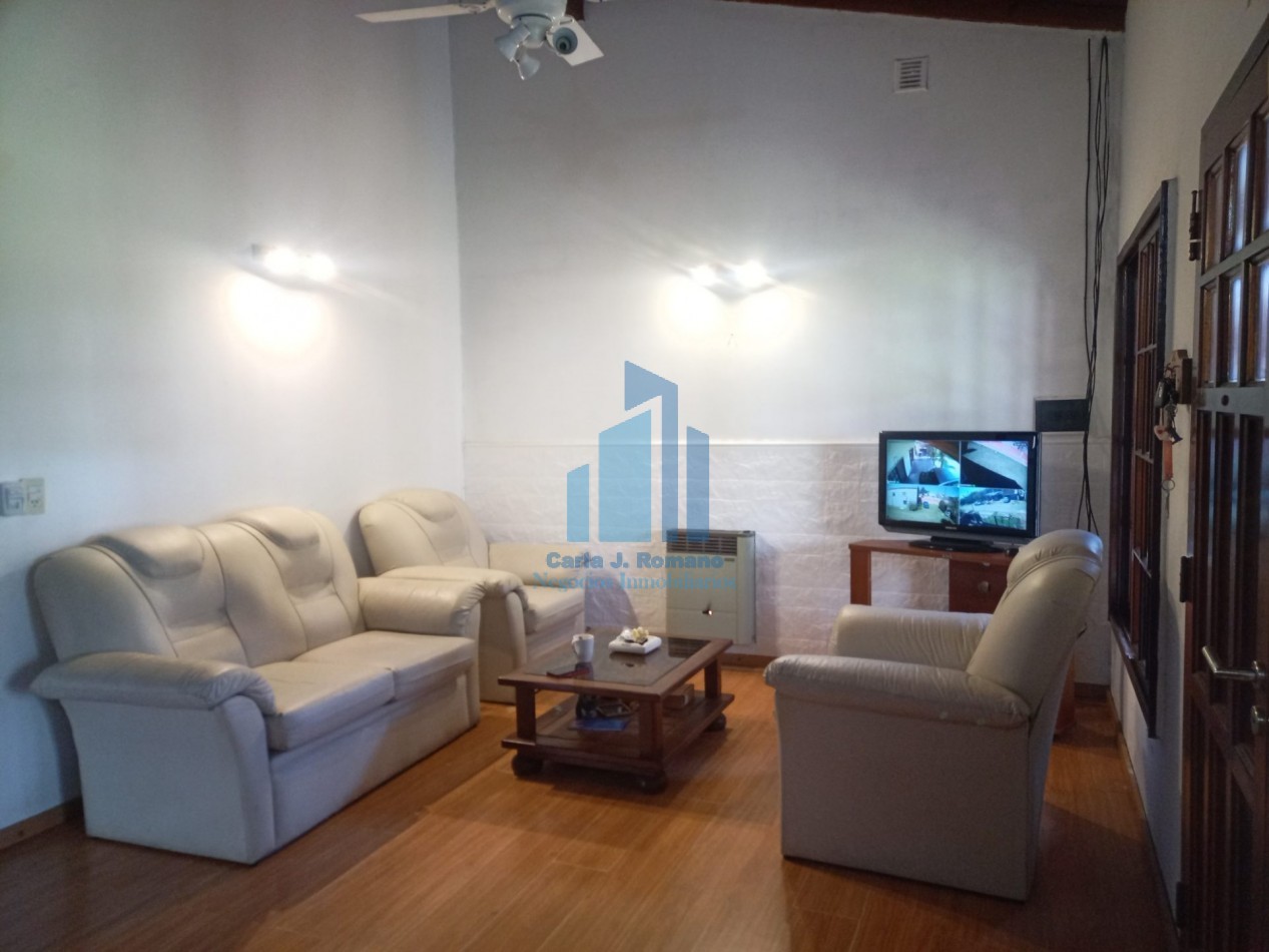 VENTA CASA 5 AMBIENTES C/ COCHERA EN PILAR