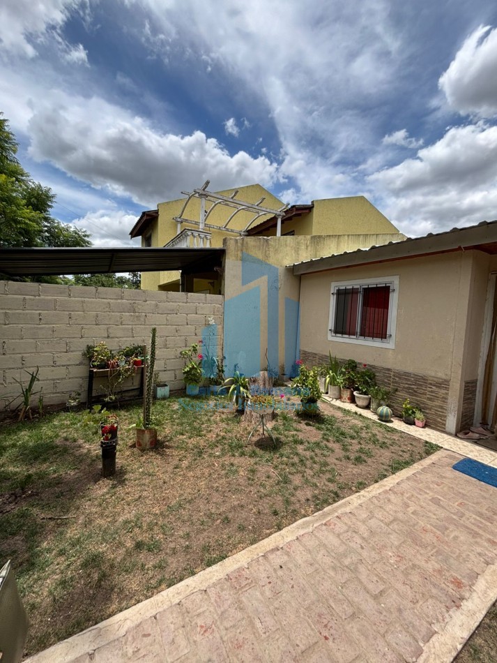 VENTA CASA 3 AMBIENTES CON COCHERA EN PILAR 