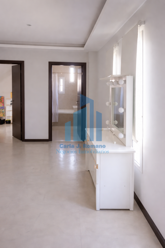 Venta de casa 5 ambientes: Escobar