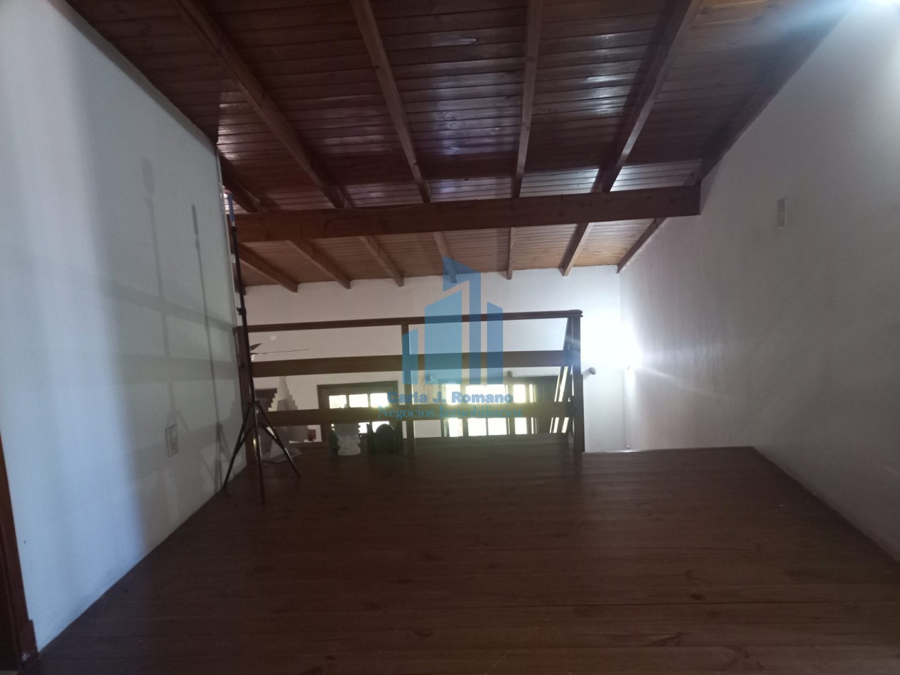 VENTA CASA 5 AMBIENTES C/ COCHERA EN PILAR