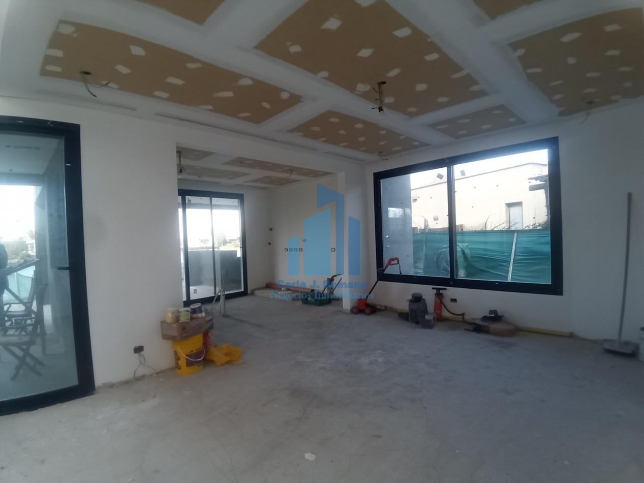 VENTA CASA 6 AMBIENTES EN BARRIO EL CANTON CON VISTA A LAGUNA , ESCOBAR 