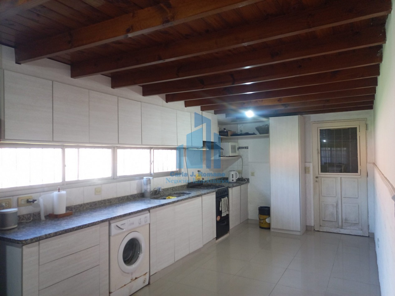 VENTA CASA 5 AMBIENTES C/ COCHERA EN PILAR