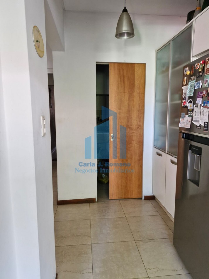 VENTA CASA 4 AMBIENTES C/COCHERA EN HAEDO 