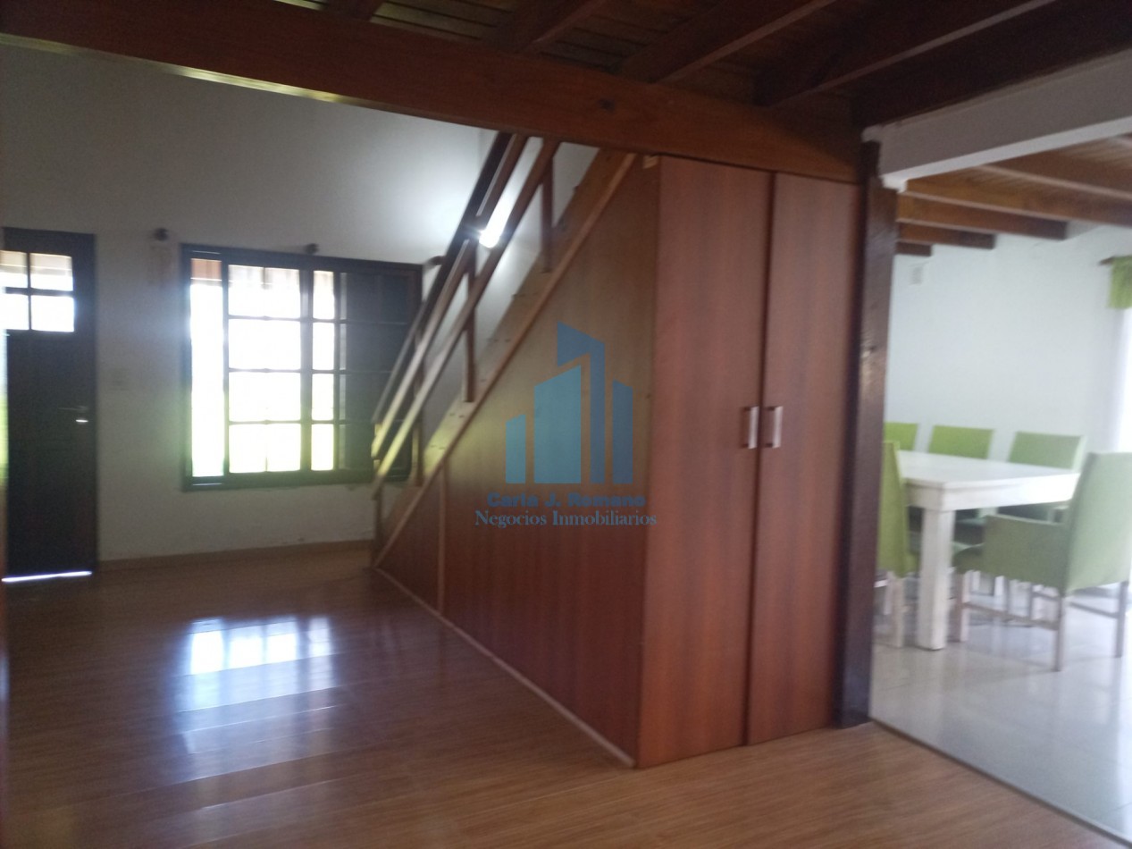 VENTA CASA 5 AMBIENTES C/ COCHERA EN PILAR