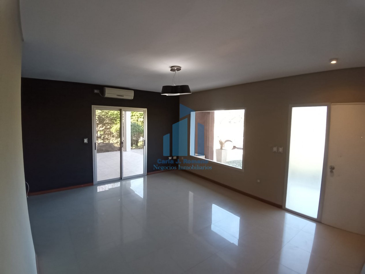 VENTA CASA 4 AMBIENTES EN COUNTRY SAN PATRICIO, MORENO 