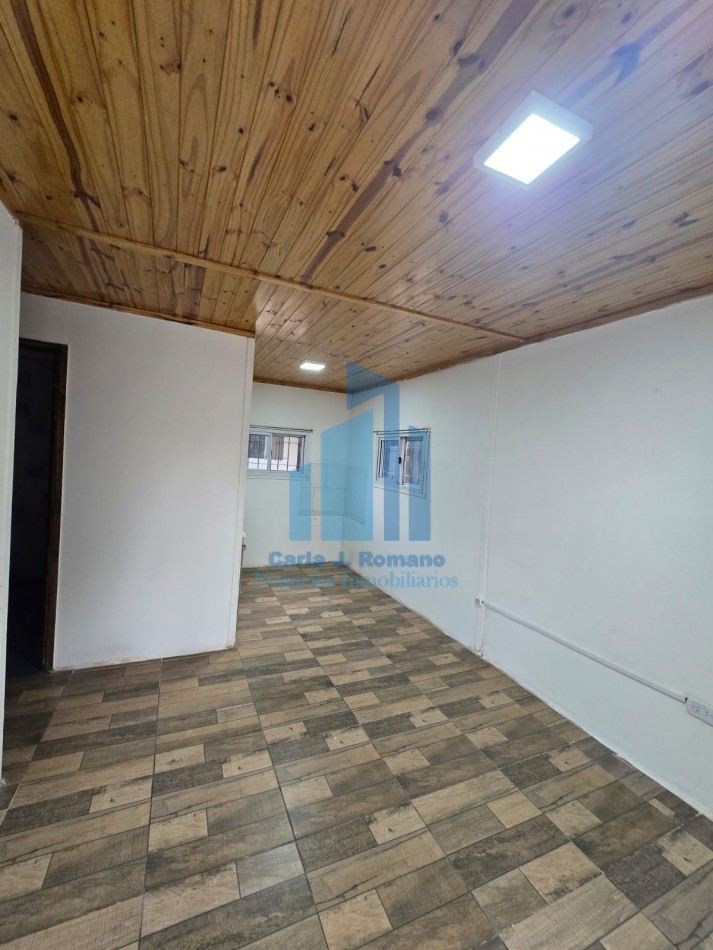 VENTA CASA 3 AMBIENTES CON COCHERA EN PILAR 