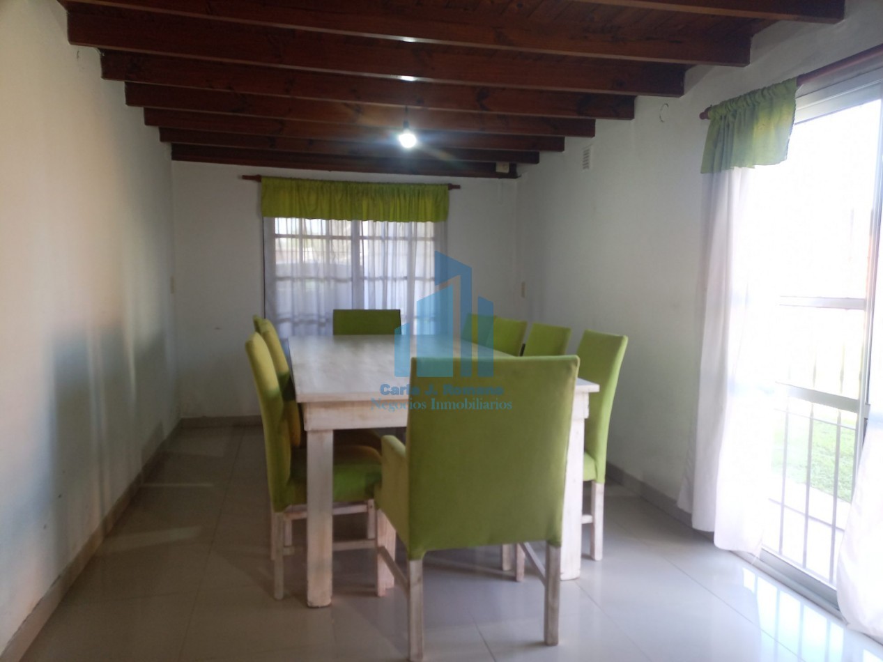 VENTA CASA 5 AMBIENTES C/ COCHERA EN PILAR