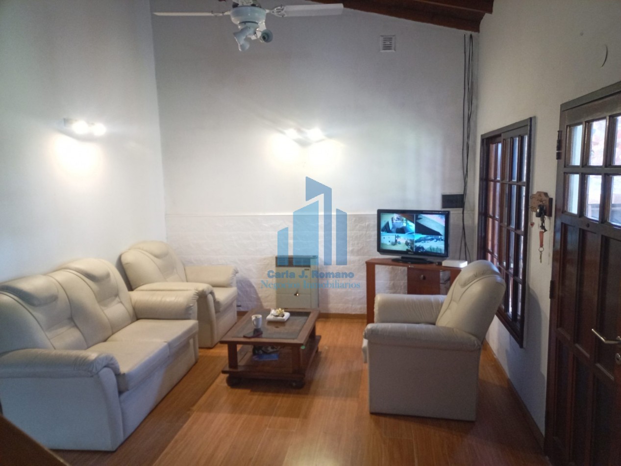 VENTA CASA 5 AMBIENTES C/ COCHERA EN PILAR