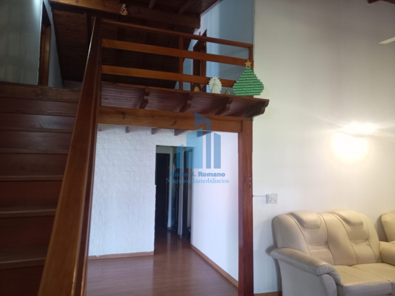 VENTA CASA 5 AMBIENTES C/ COCHERA EN PILAR