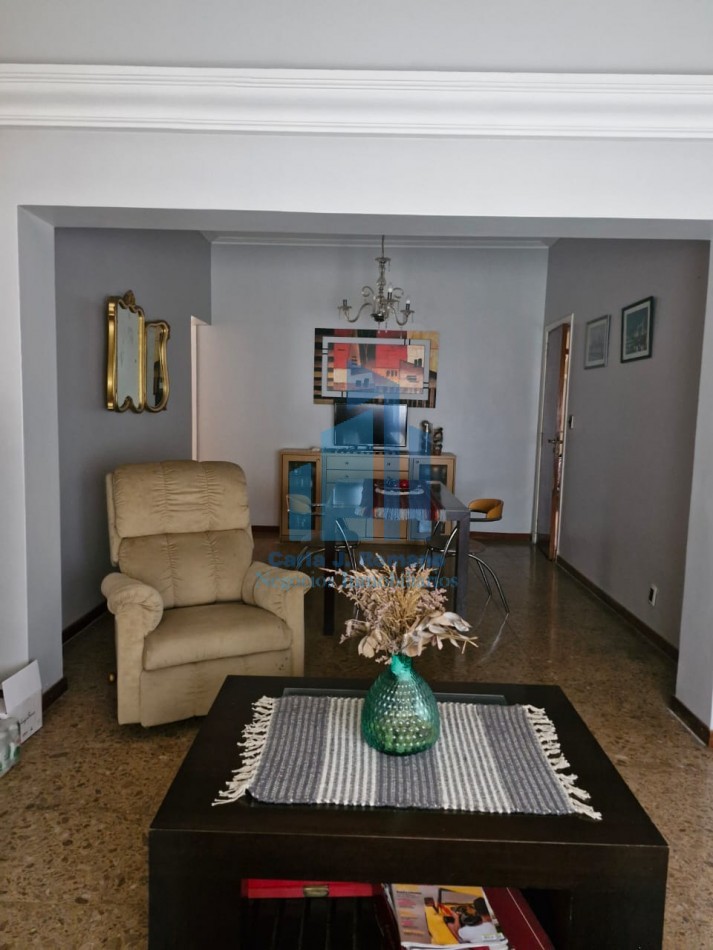 VENTA CASA 4 AMBIENTES C/COCHERA EN HAEDO 