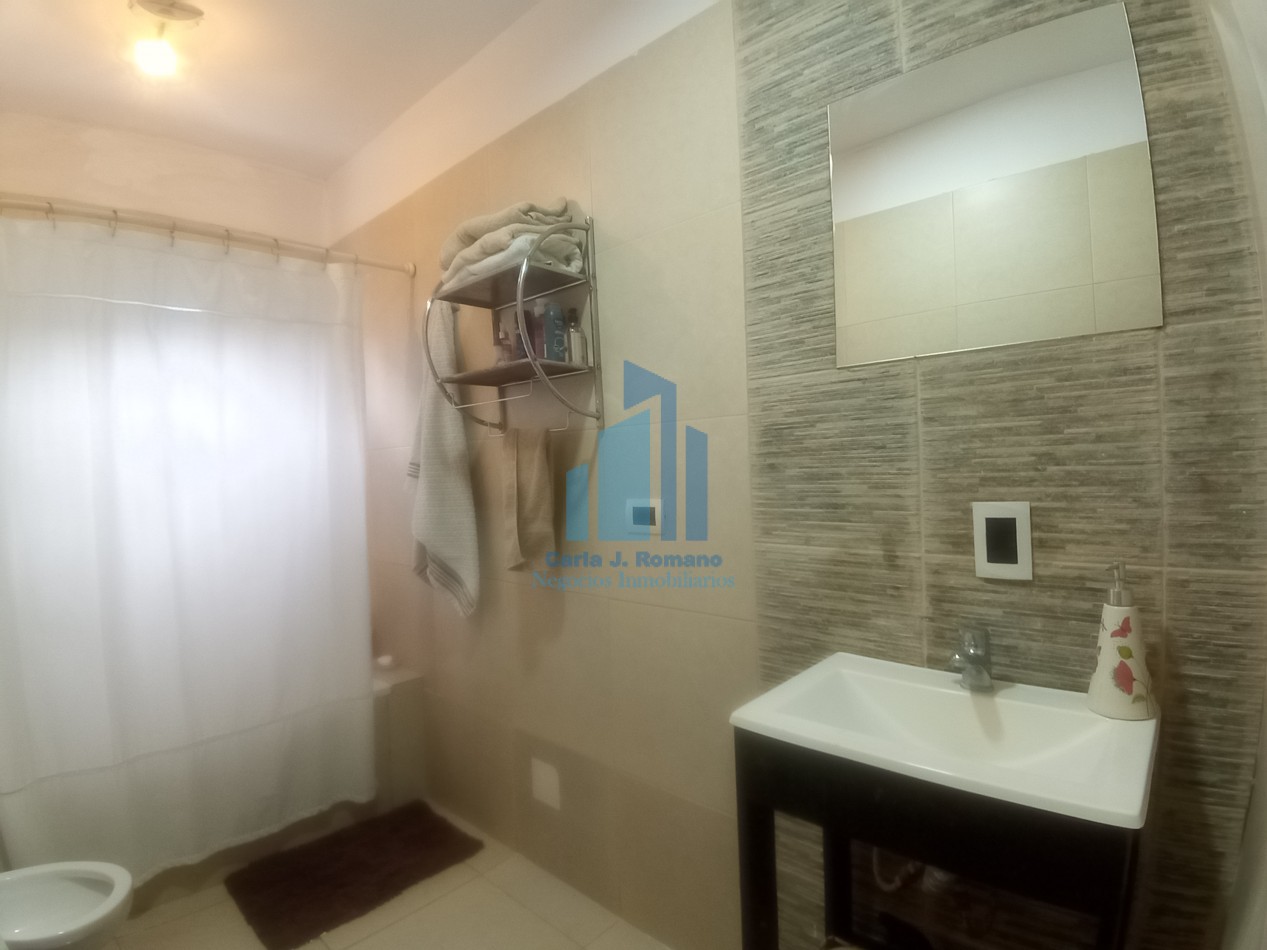 VENTA CASA 4 AMBIENTES EN AYRES DE MASCHWITZ