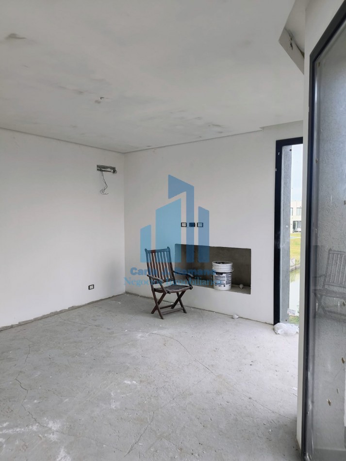 VENTA CASA 6 AMBIENTES EN BARRIO EL CANTON CON VISTA A LAGUNA , ESCOBAR 