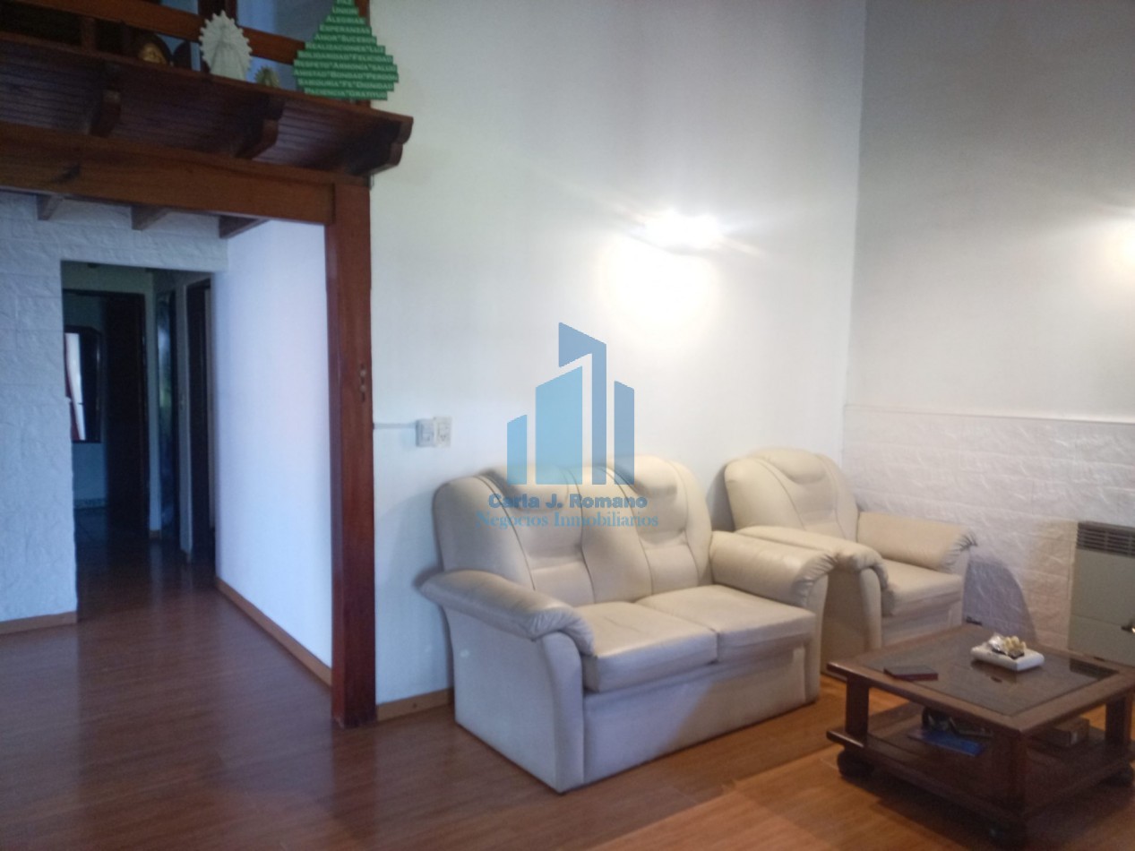 VENTA CASA 5 AMBIENTES C/ COCHERA EN PILAR