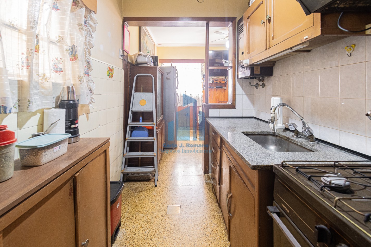 Venta Chalet 5 ambientes  con cochera en Sarandi