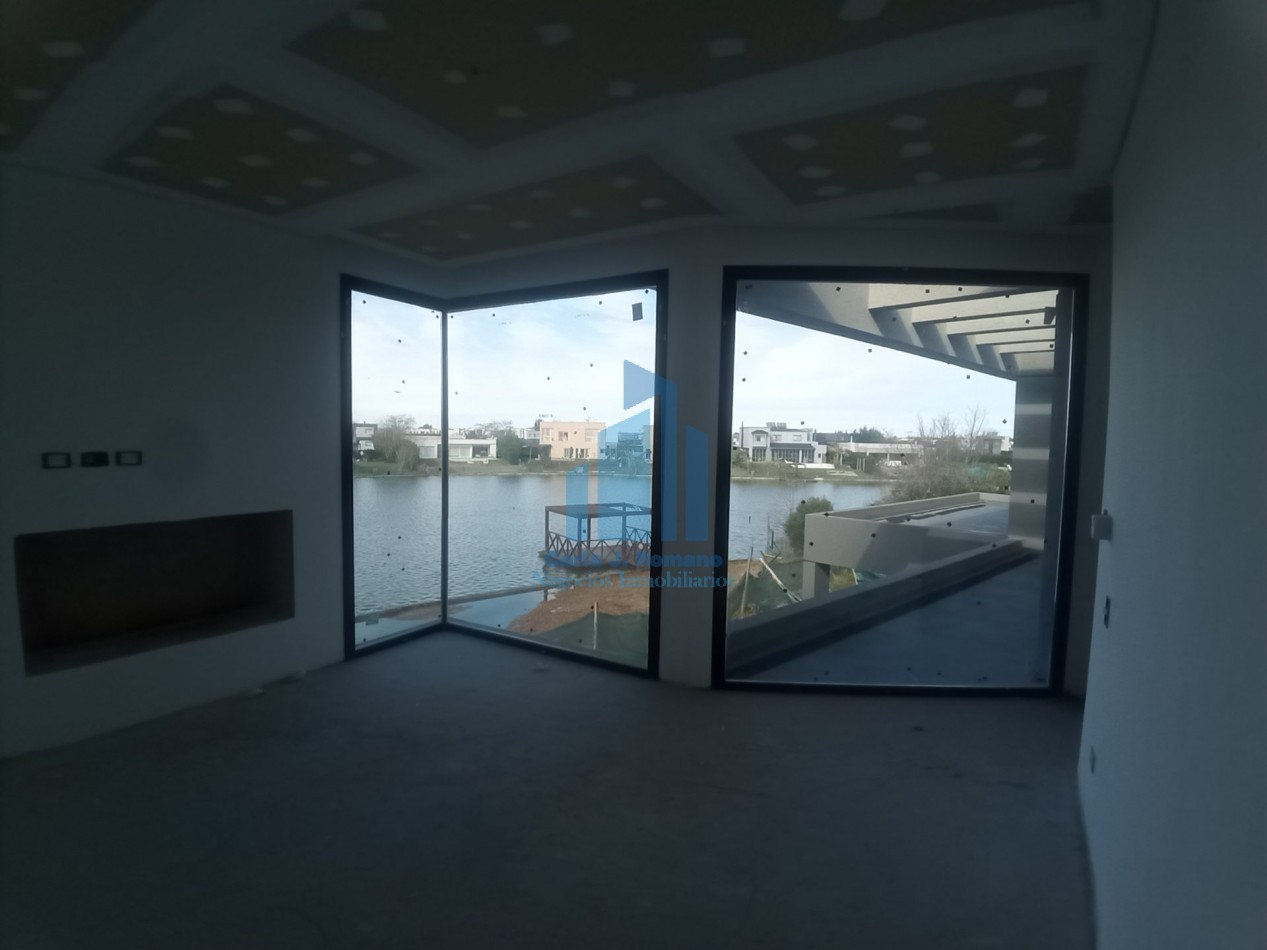VENTA CASA 6 AMBIENTES EN BARRIO EL CANTON CON VISTA A LAGUNA , ESCOBAR 