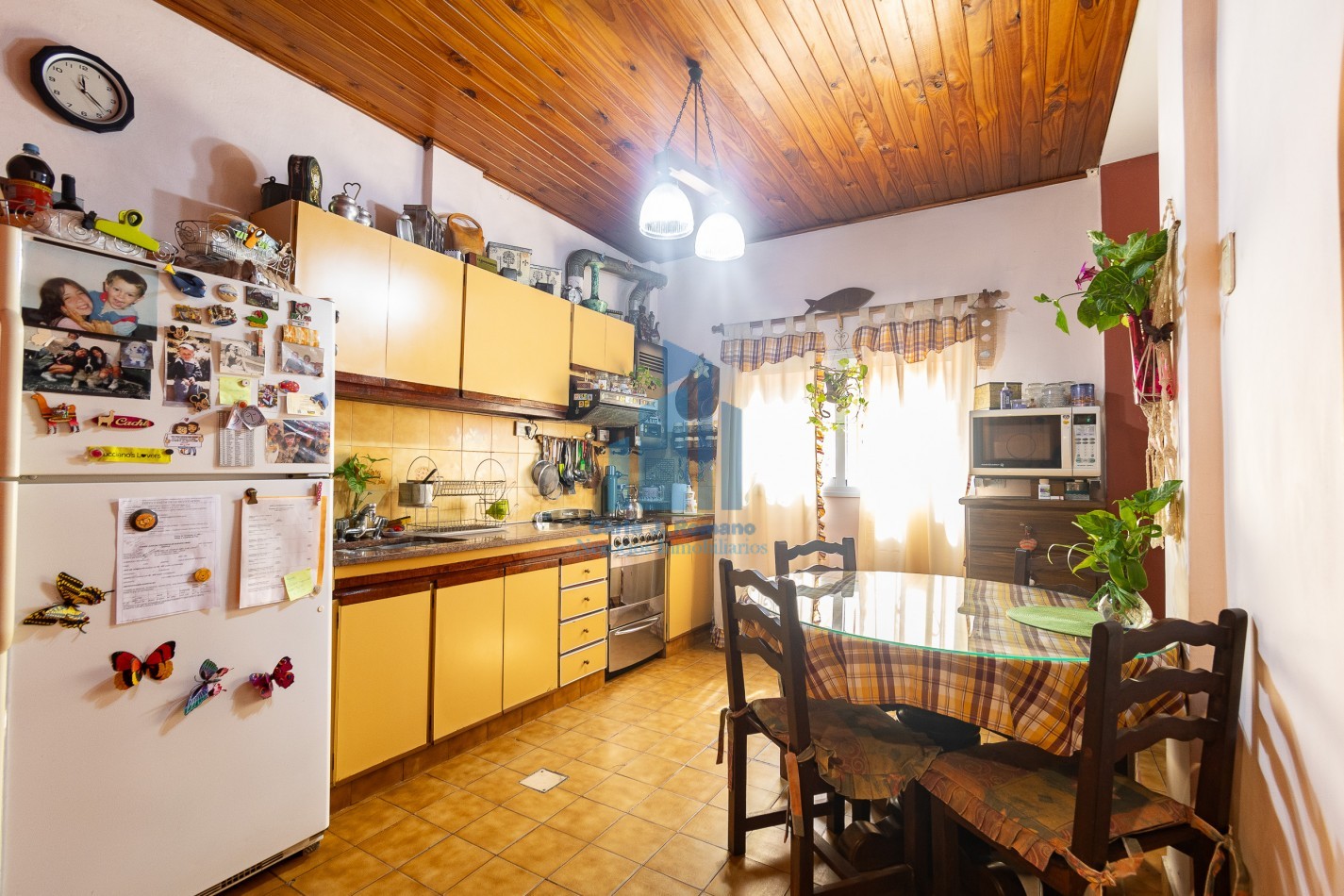 Venta Chalet 5 ambientes  con cochera en Sarandi