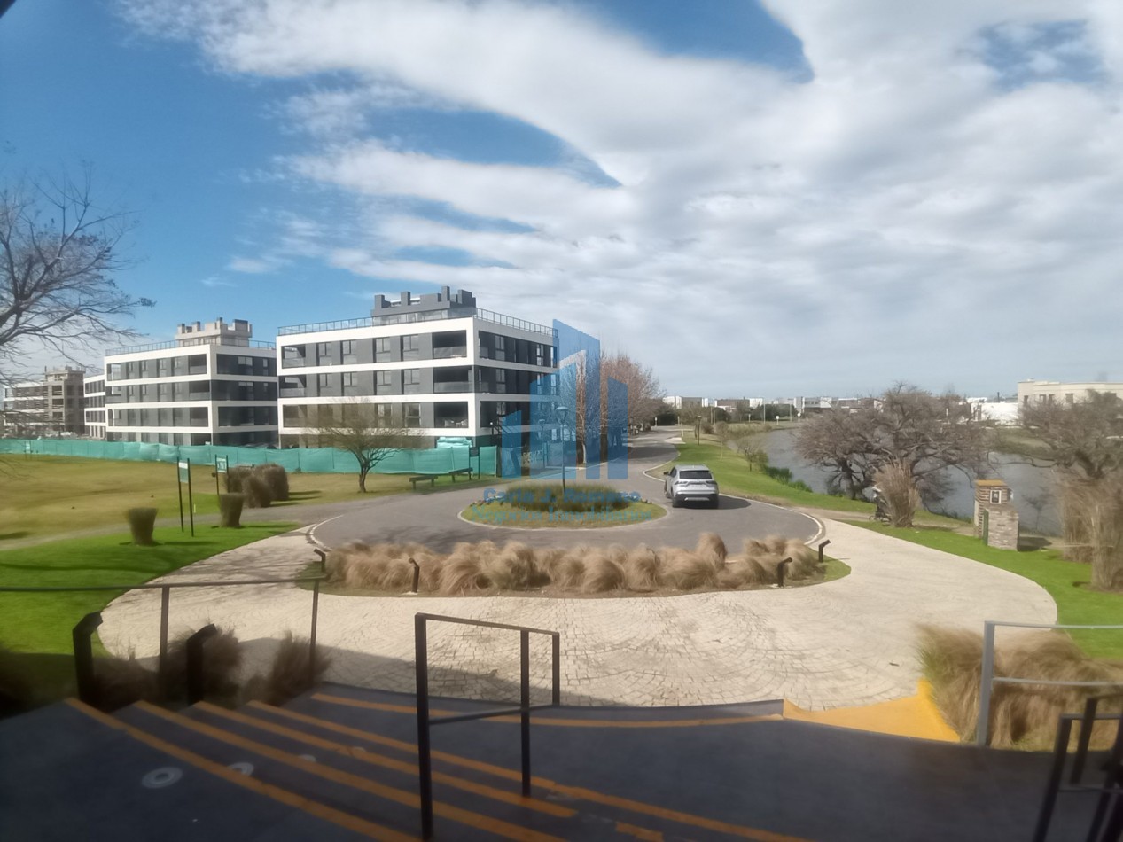 VENTA CASA 6 AMBIENTES EN BARRIO EL CANTON CON VISTA A LAGUNA , ESCOBAR 