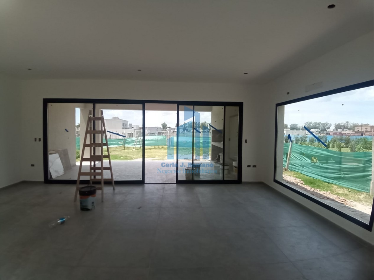 Venta Casa 4 ambientes en Santa Elisa, Pilar del Este  