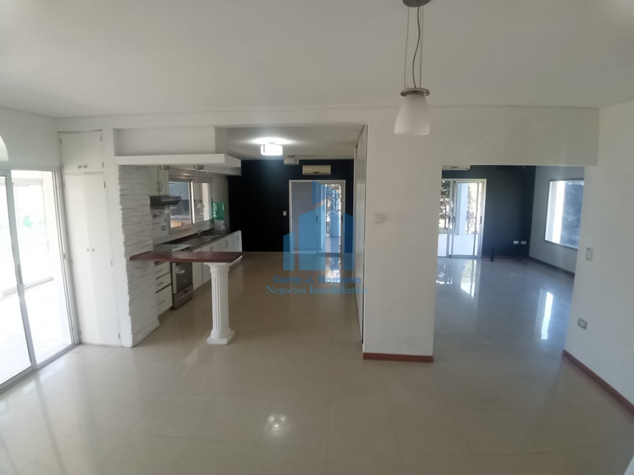 VENTA CASA 4 AMBIENTES EN COUNTRY SAN PATRICIO, MORENO 