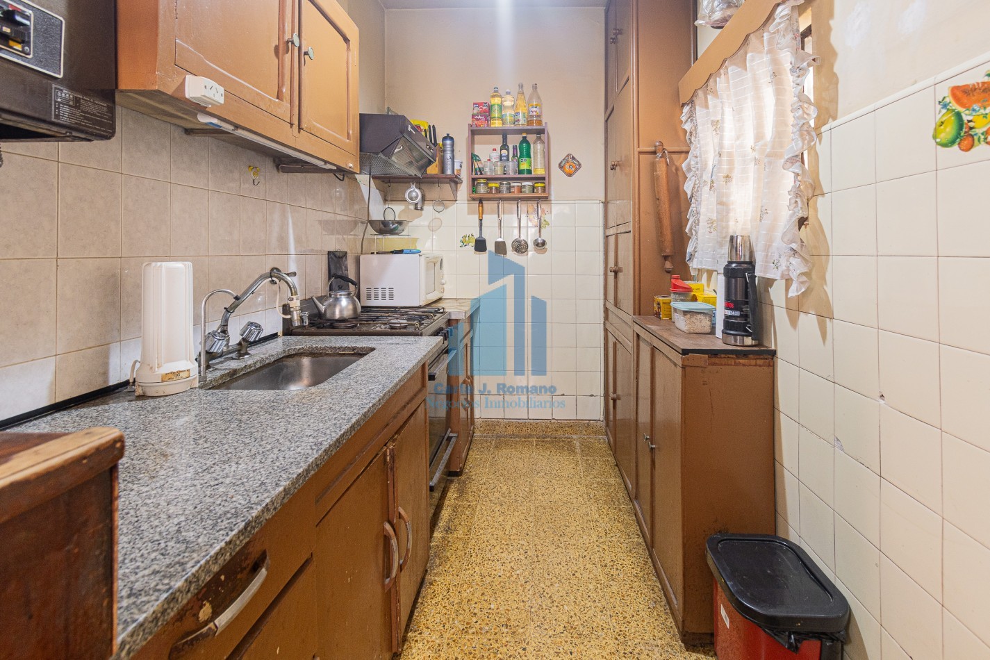 Venta Chalet 5 ambientes  con cochera en Sarandi