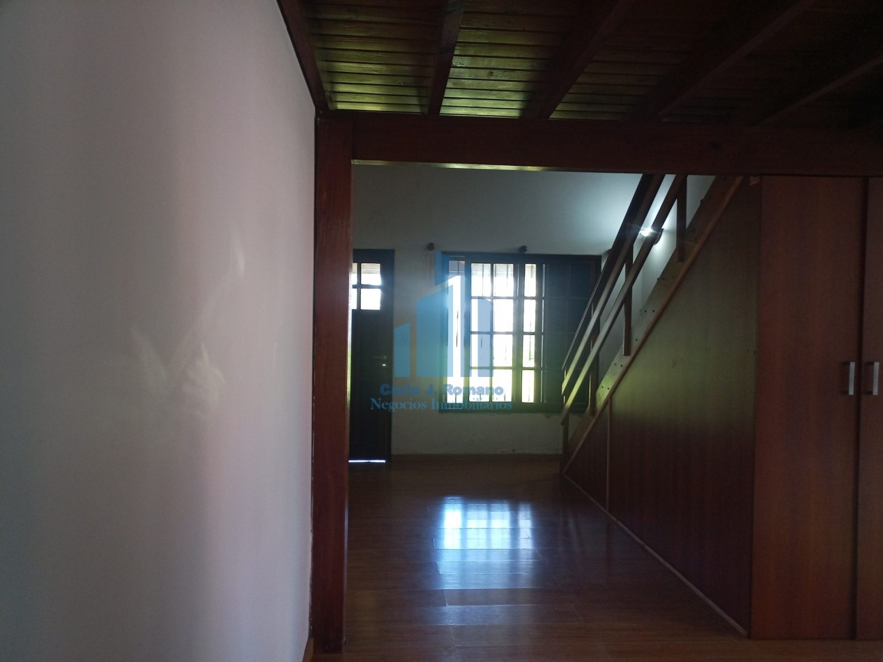 VENTA CASA 5 AMBIENTES C/ COCHERA EN PILAR