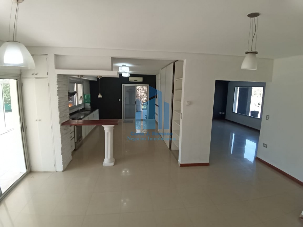 VENTA CASA 4 AMBIENTES EN COUNTRY SAN PATRICIO, MORENO 
