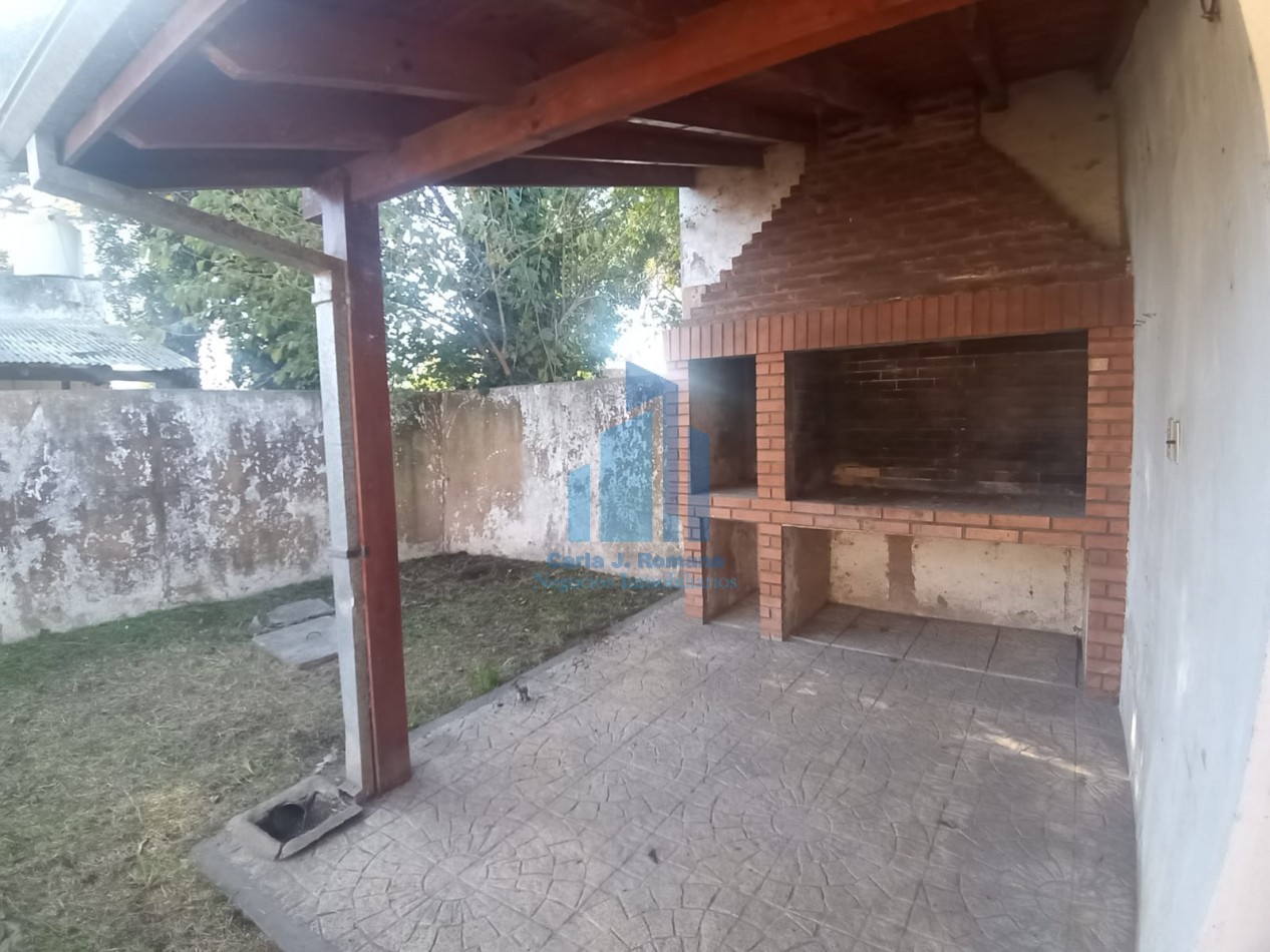 VENTA CASA CON COCHERA Y PISCINA EN DERQUI, PILAR 